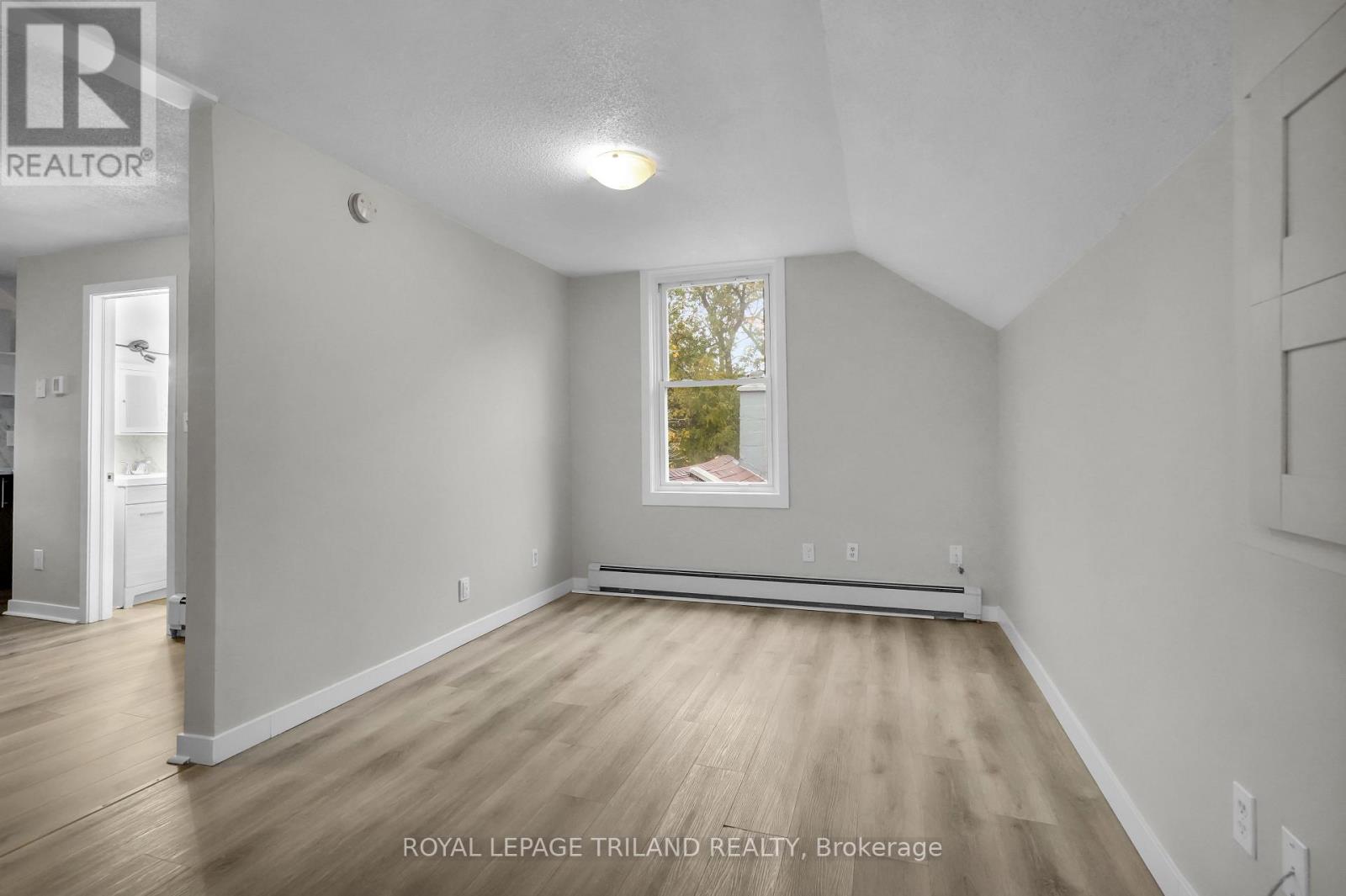 784 Little Grey Street, London East (East L), Ontario  N5Z 1P1 - Photo 2 - X12508646