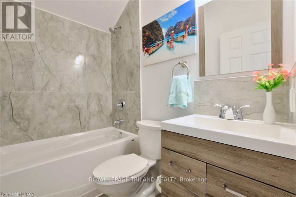 784 Little Grey Street, London East (East L), Ontario  N5Z 1P1 - Photo 24 - X12508646