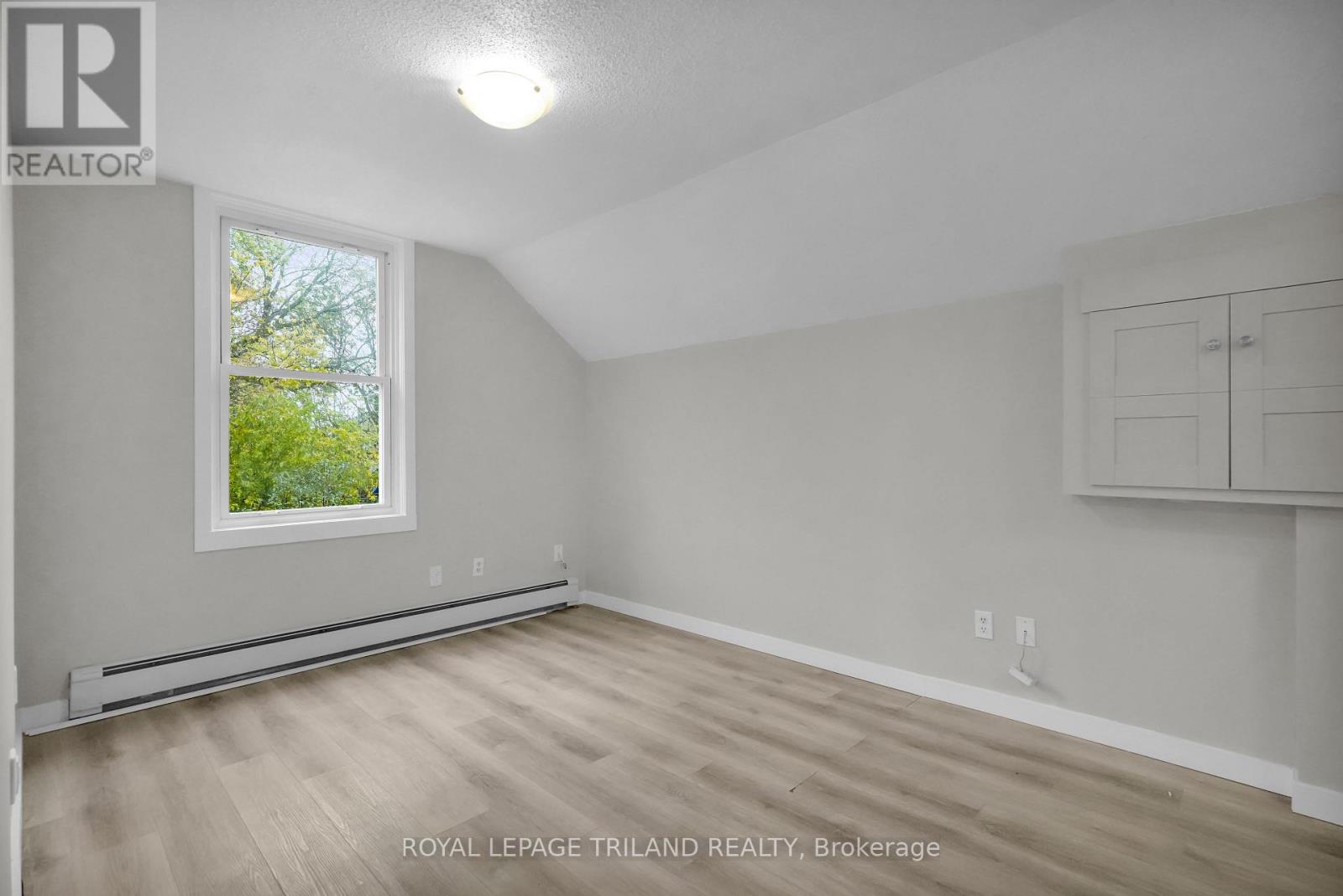 784 Little Grey Street, London East (East L), Ontario  N5Z 1P1 - Photo 3 - X12508646