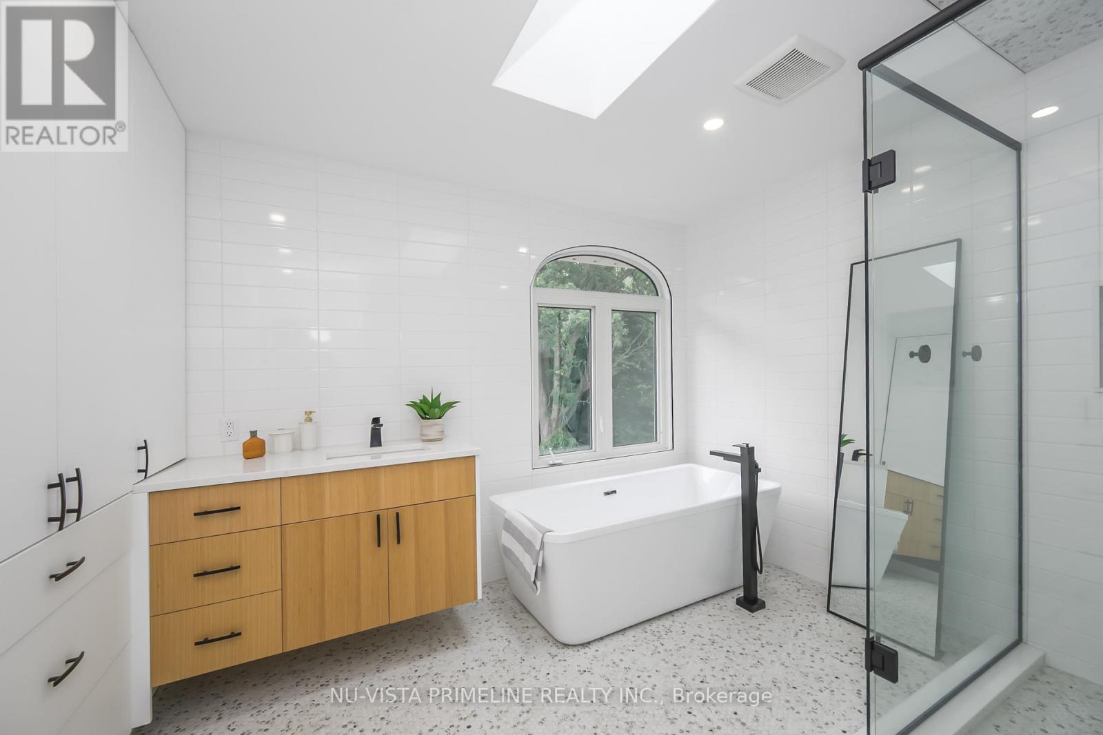 50 Meridene Crescent E, London North, Ontario  N5X 1G5 - Photo 35 - X12508772