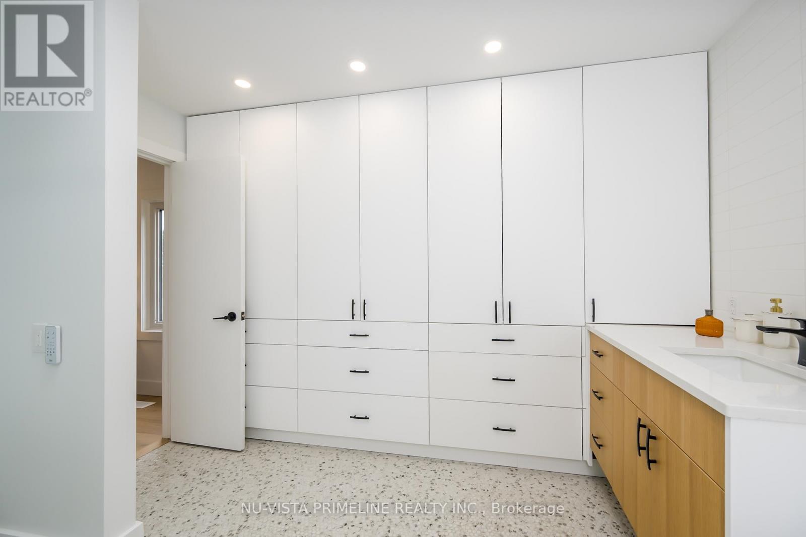 50 Meridene Crescent E, London North, Ontario  N5X 1G5 - Photo 37 - X12508772