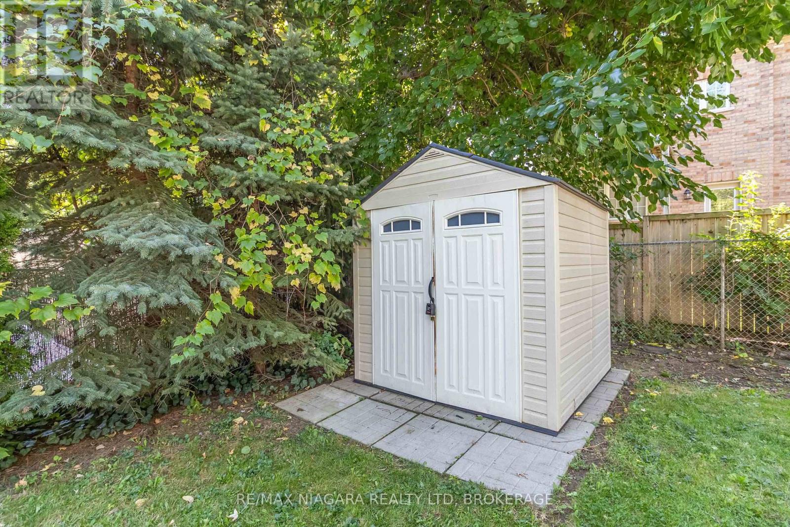 2230 Queensway Drive, Burlington, Ontario  L7R 3T1 - Photo 44 - W12450901