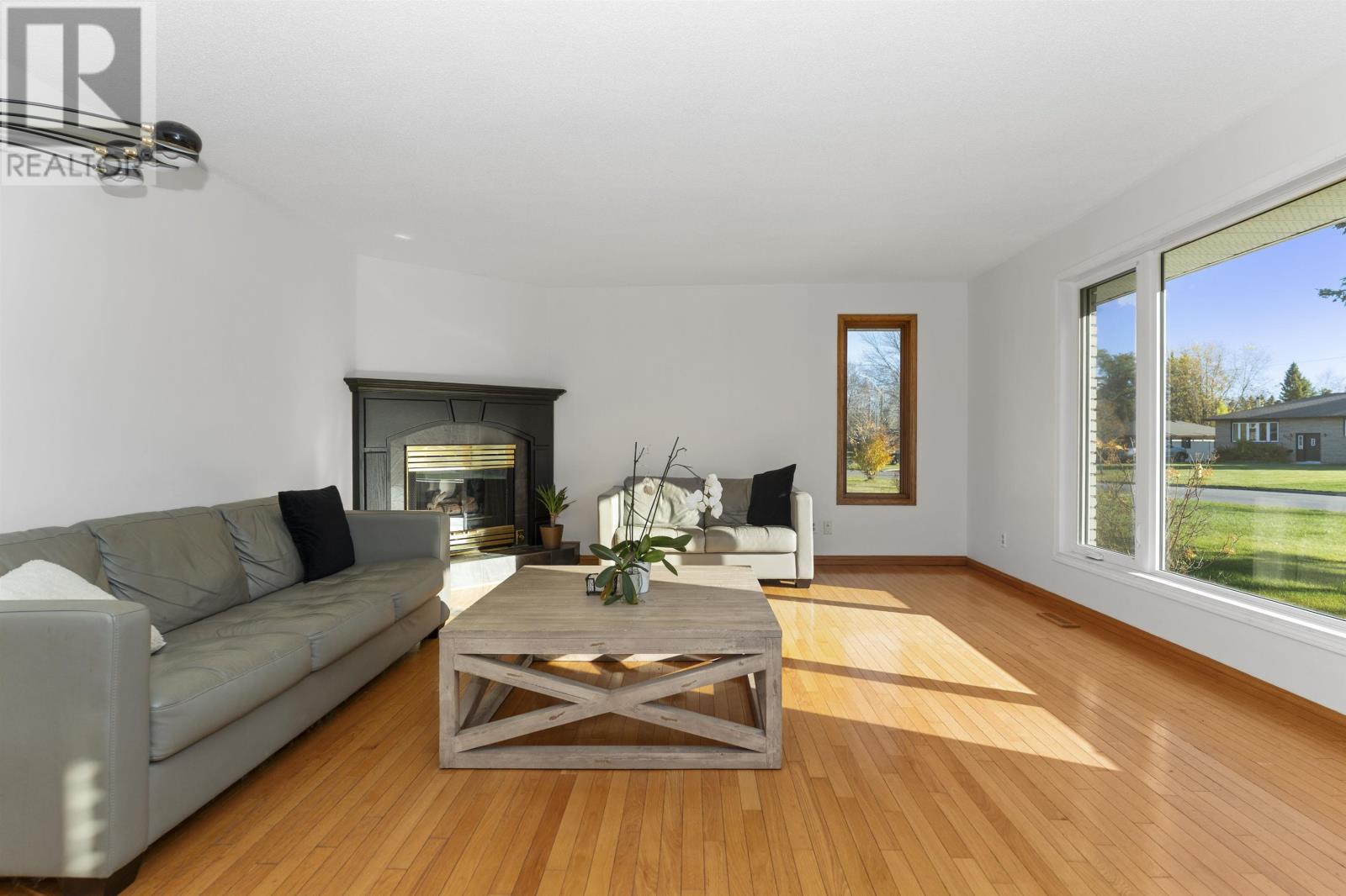 2167 Bordeaux Cres, Thunder Bay, Ontario  P7K 1C2 - Photo 3 - TB253390