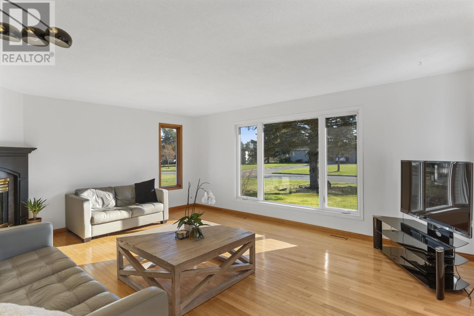 2167 Bordeaux Cres, Thunder Bay, Ontario  P7K 1C2 - Photo 9 - TB253390