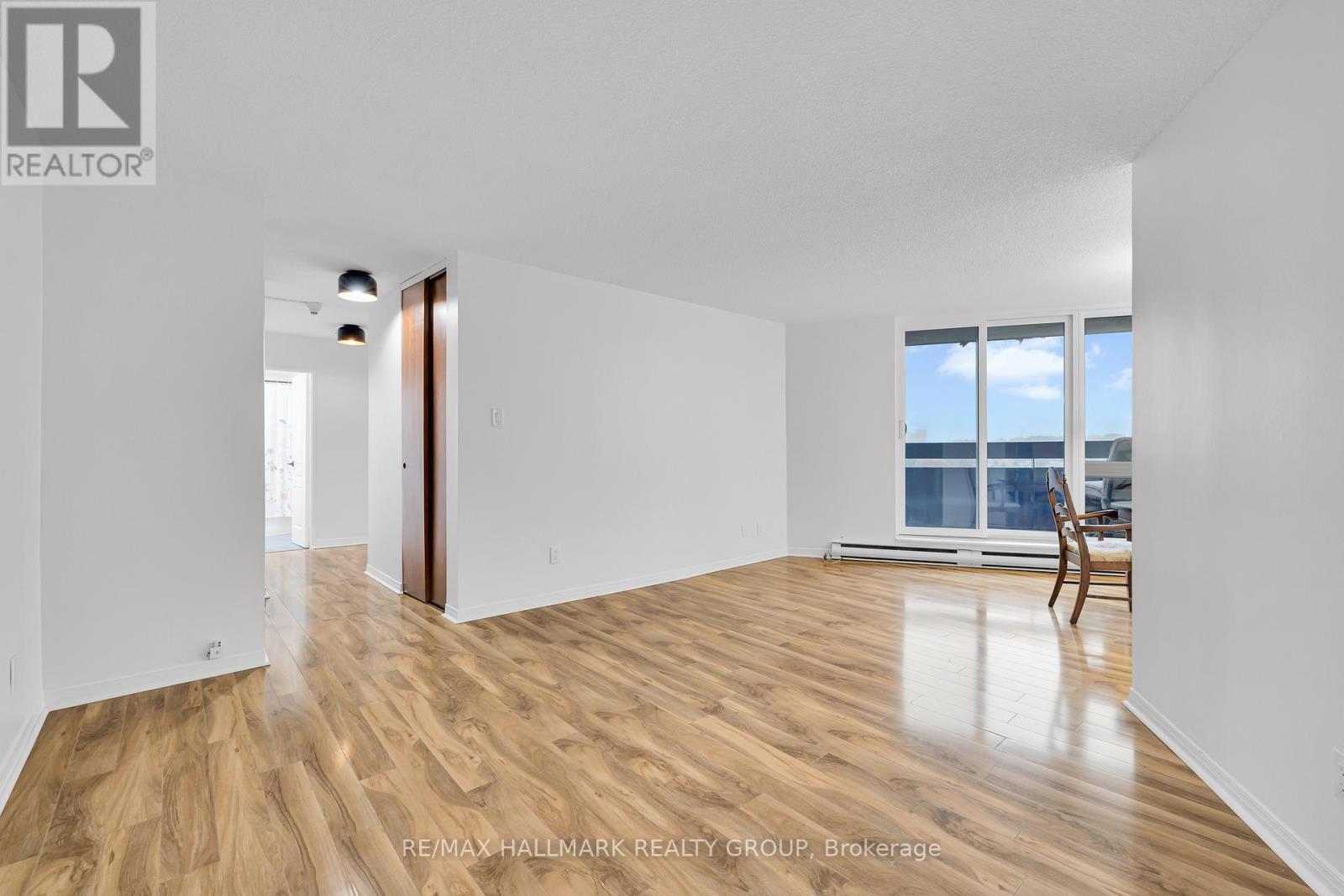 1006 - 2020 Jasmine Crescent, Ottawa, Ontario  K1J 8K5 - Photo 10 - X12508700