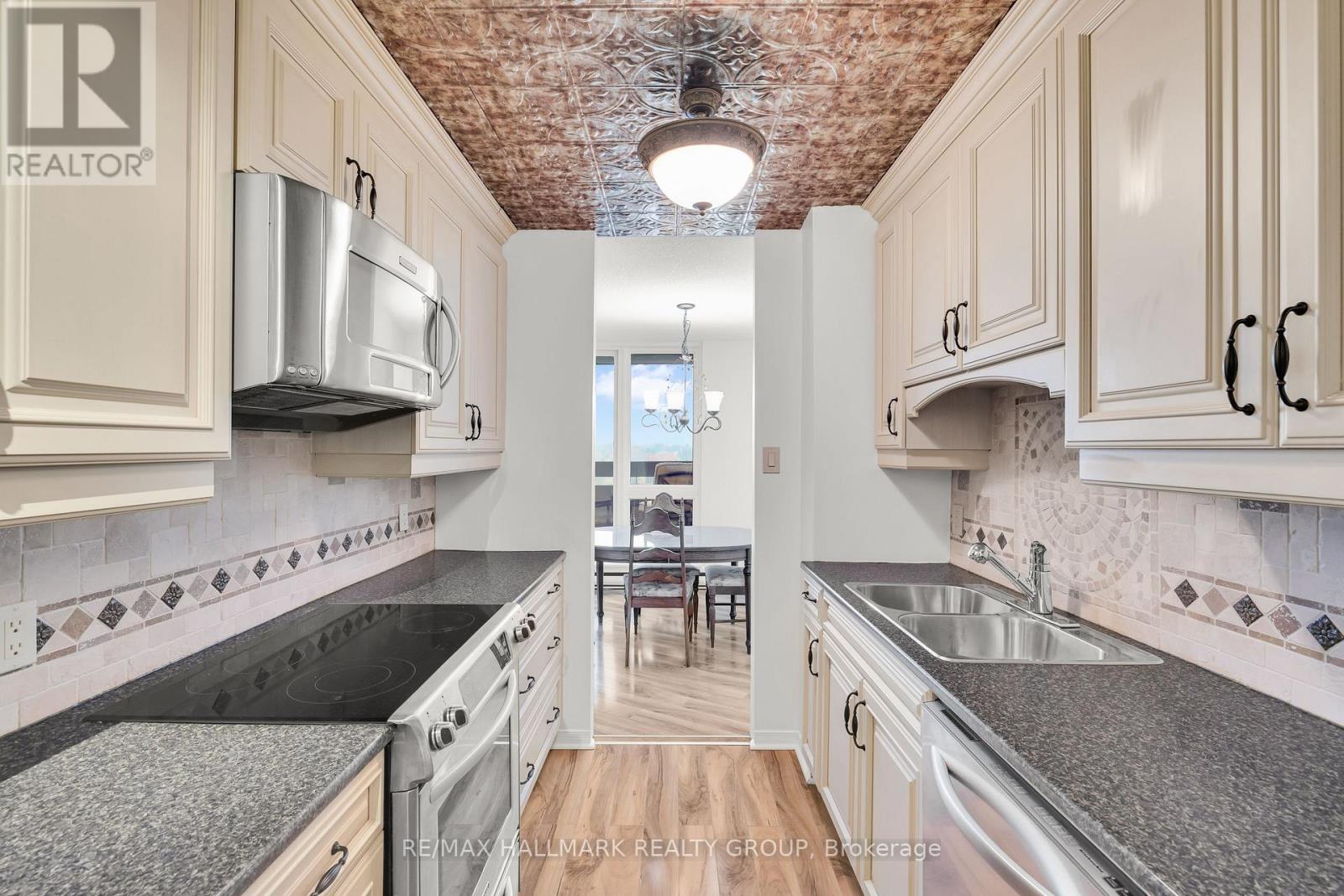 1006 - 2020 Jasmine Crescent, Ottawa, Ontario  K1J 8K5 - Photo 22 - X12508700