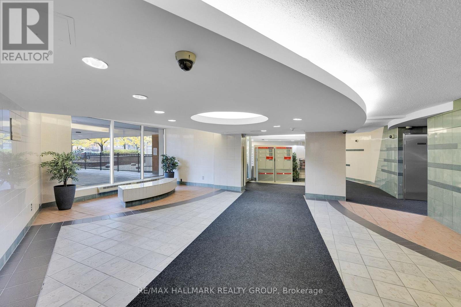 1006 - 2020 Jasmine Crescent, Ottawa, Ontario  K1J 8K5 - Photo 4 - X12508700