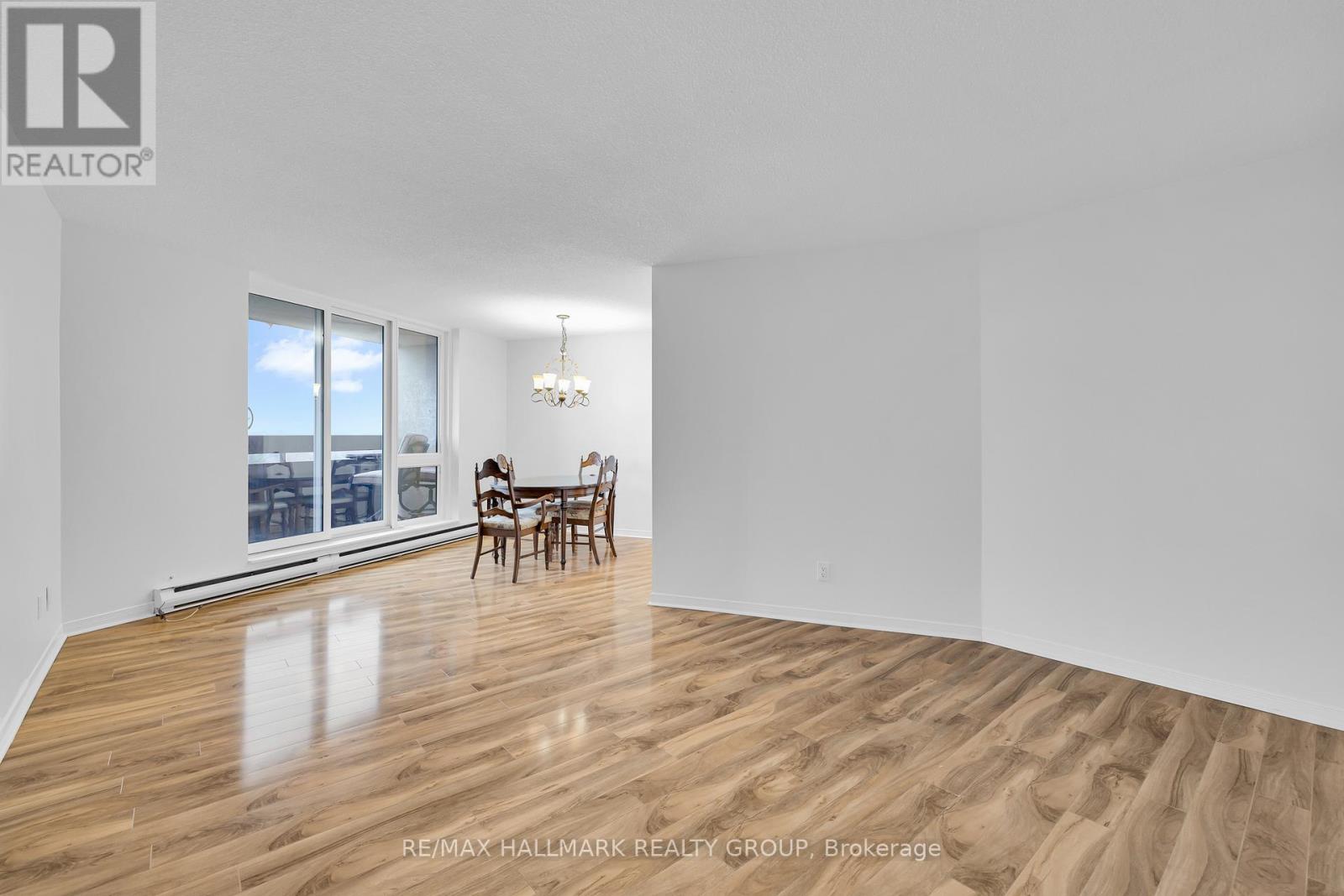 1006 - 2020 Jasmine Crescent, Ottawa, Ontario  K1J 8K5 - Photo 9 - X12508700