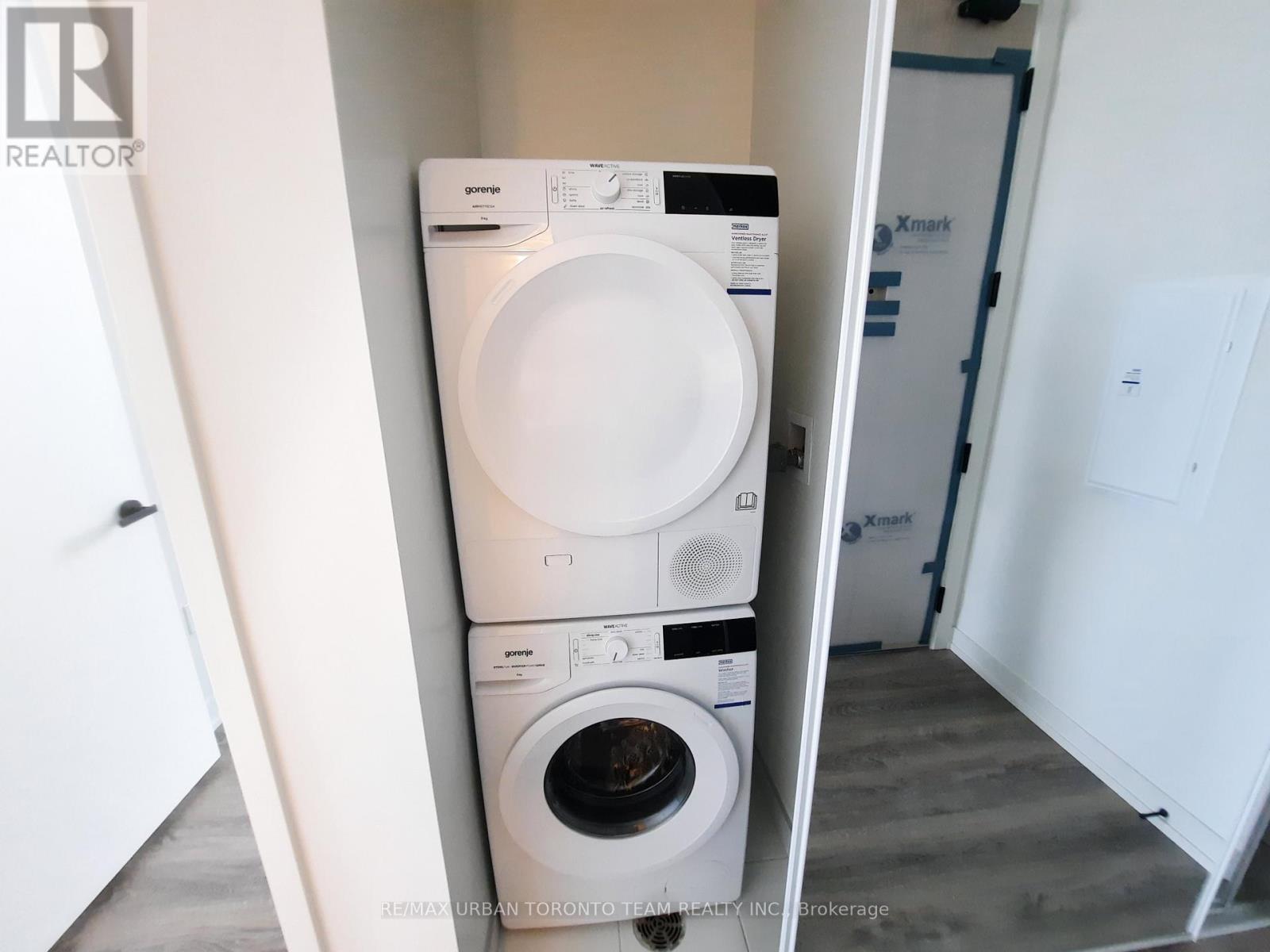 610 - 8 Interchange Way, Vaughan, Ontario  L4K 5Z7 - Photo 10 - N12508526