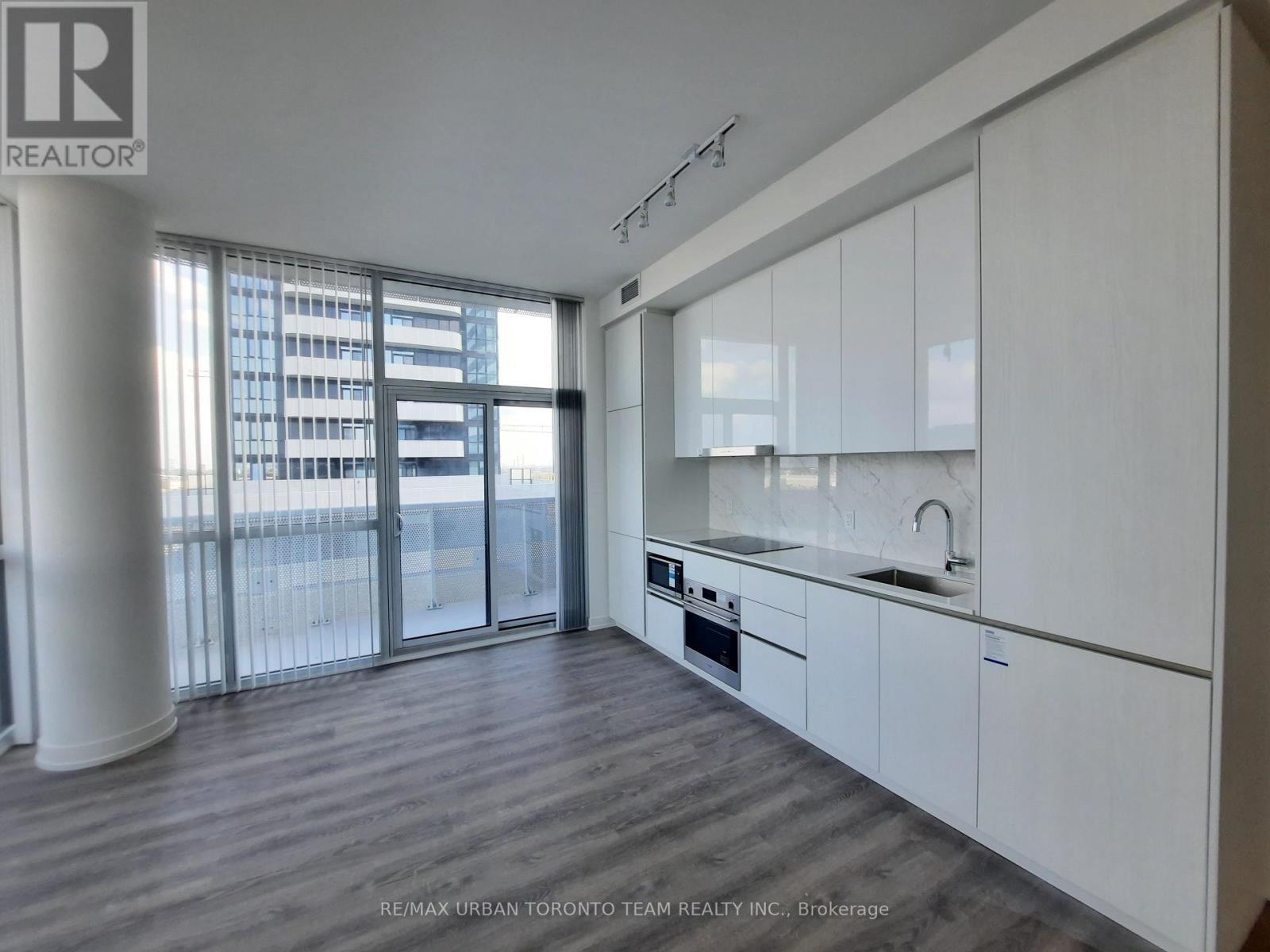 610 - 8 Interchange Way, Vaughan, Ontario  L4K 5Z7 - Photo 3 - N12508526