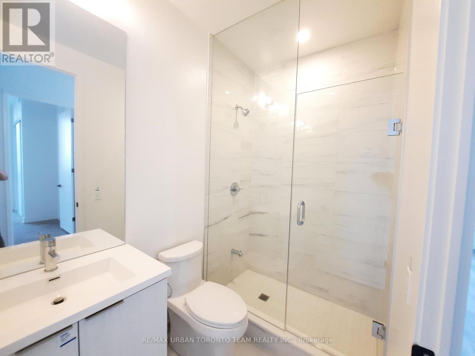 610 - 8 Interchange Way, Vaughan, Ontario  L4K 5Z7 - Photo 9 - N12508526