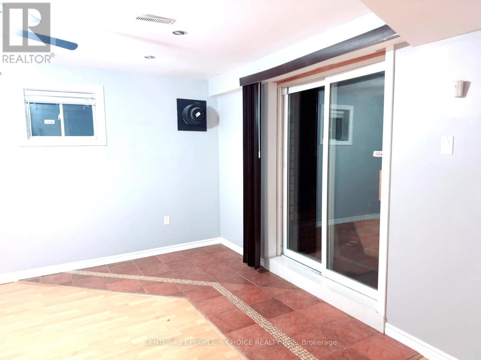 Bsmt - 26 Rainbow Court, Georgina, Ontario  L4P 3Z6 - Photo 5 - N12508604