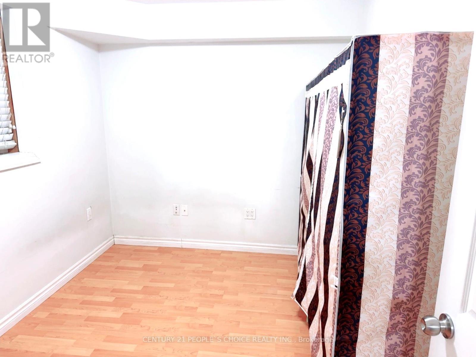 Bsmt - 26 Rainbow Court, Georgina, Ontario  L4P 3Z6 - Photo 8 - N12508604