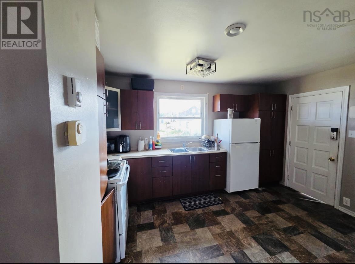 29 Roost Street, Glace Bay, Nova Scotia  B1A 5K1 - Photo 14 - 202521398