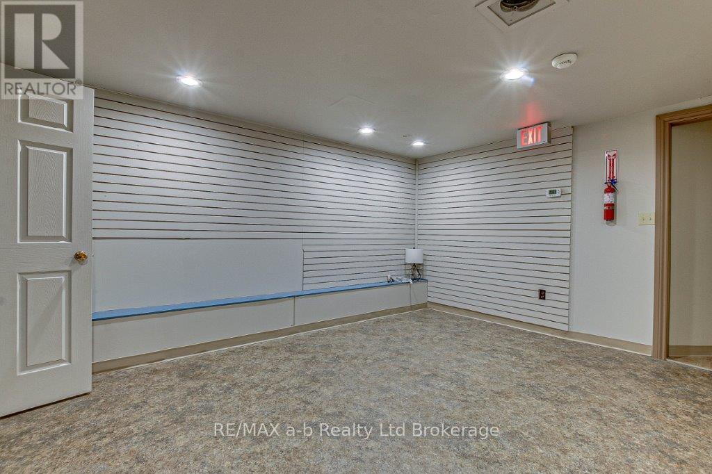 473 Dundas Street, Woodstock, Ontario N4S 1C2 - Photo 10 - X12508710