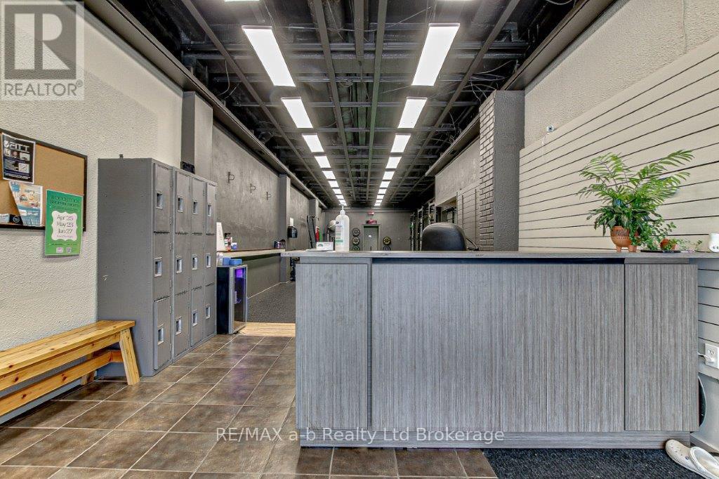 473 Dundas Street, Woodstock, Ontario N4S 1C2 - Photo 2 - X12508710