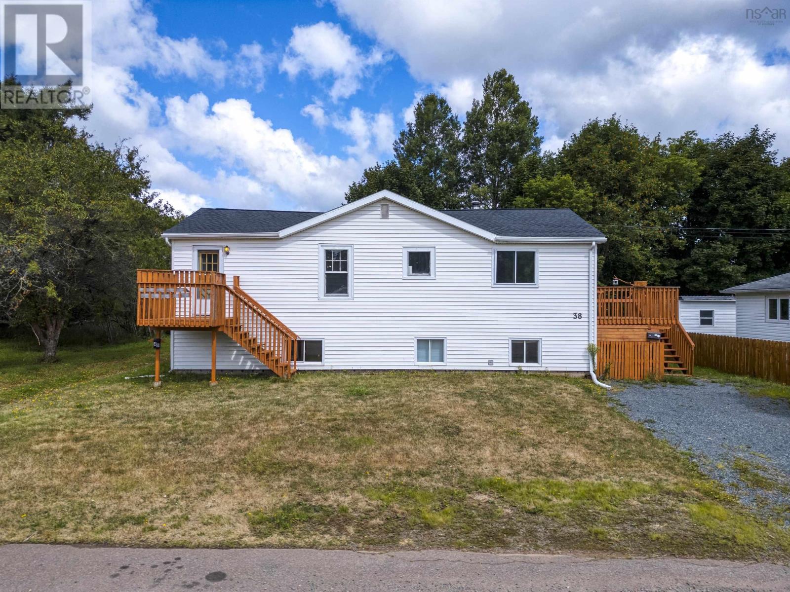 38/40 Salter Avenue, Truro, Nova Scotia  B2N 1A5 - Photo 2 - 202521636