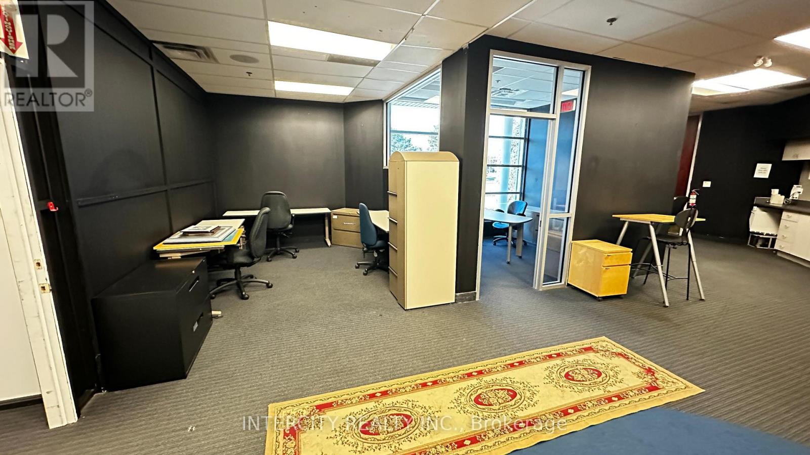 B - 99 Sante Drive, Vaughan, Ontario L4K 3C4 - Photo 10 - N12433101