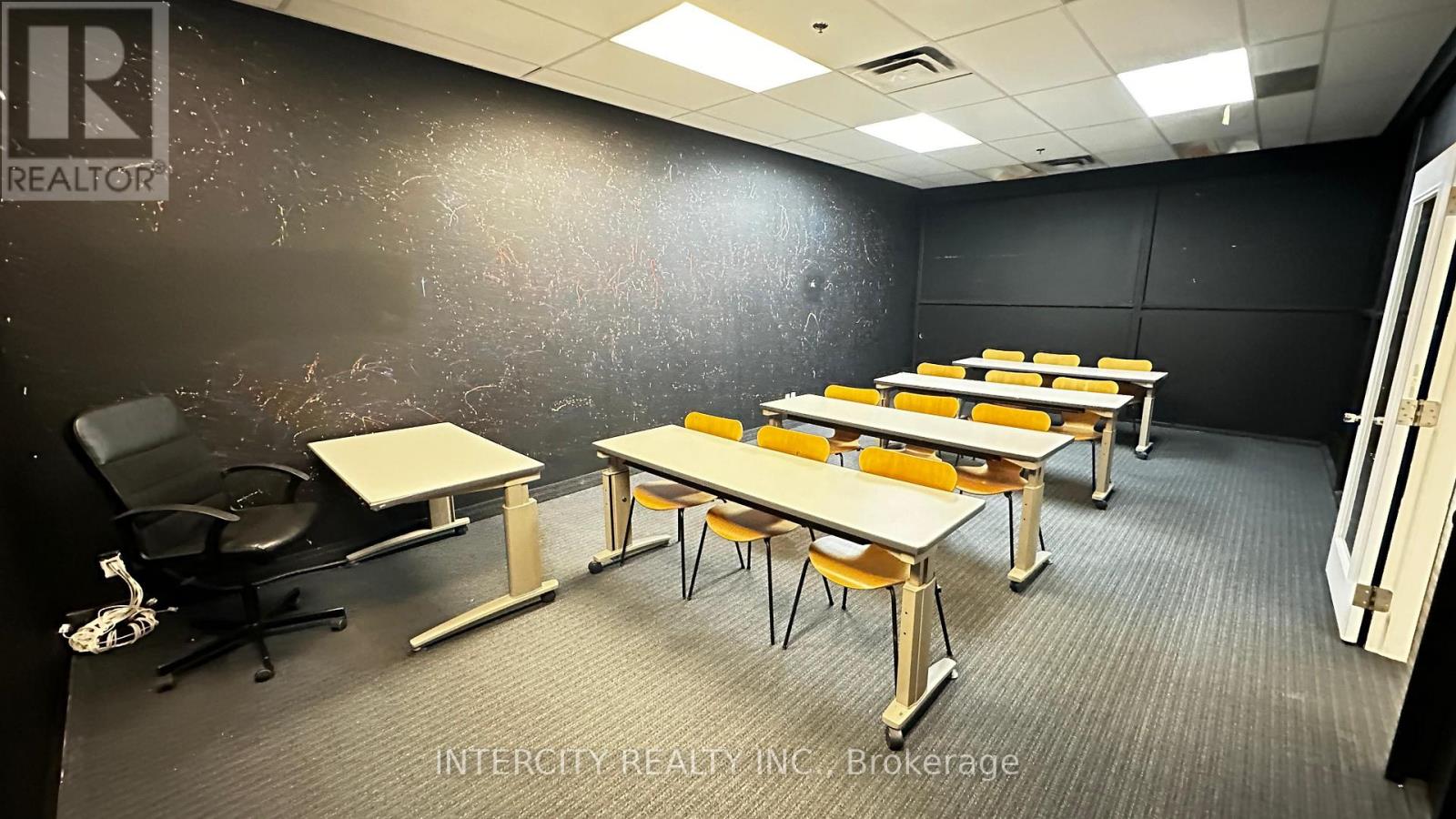 B - 99 Sante Drive, Vaughan, Ontario L4K 3C4 - Photo 7 - N12433101