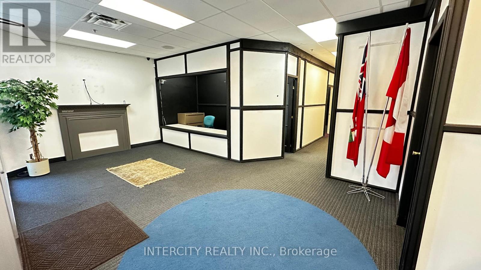 B - 99 Sante Drive, Vaughan, Ontario L4K 3C4 - Photo 3 - N12433101