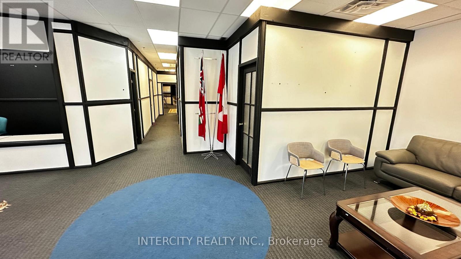 B - 99 Sante Drive, Vaughan, Ontario L4K 3C4 - Photo 5 - N12433101