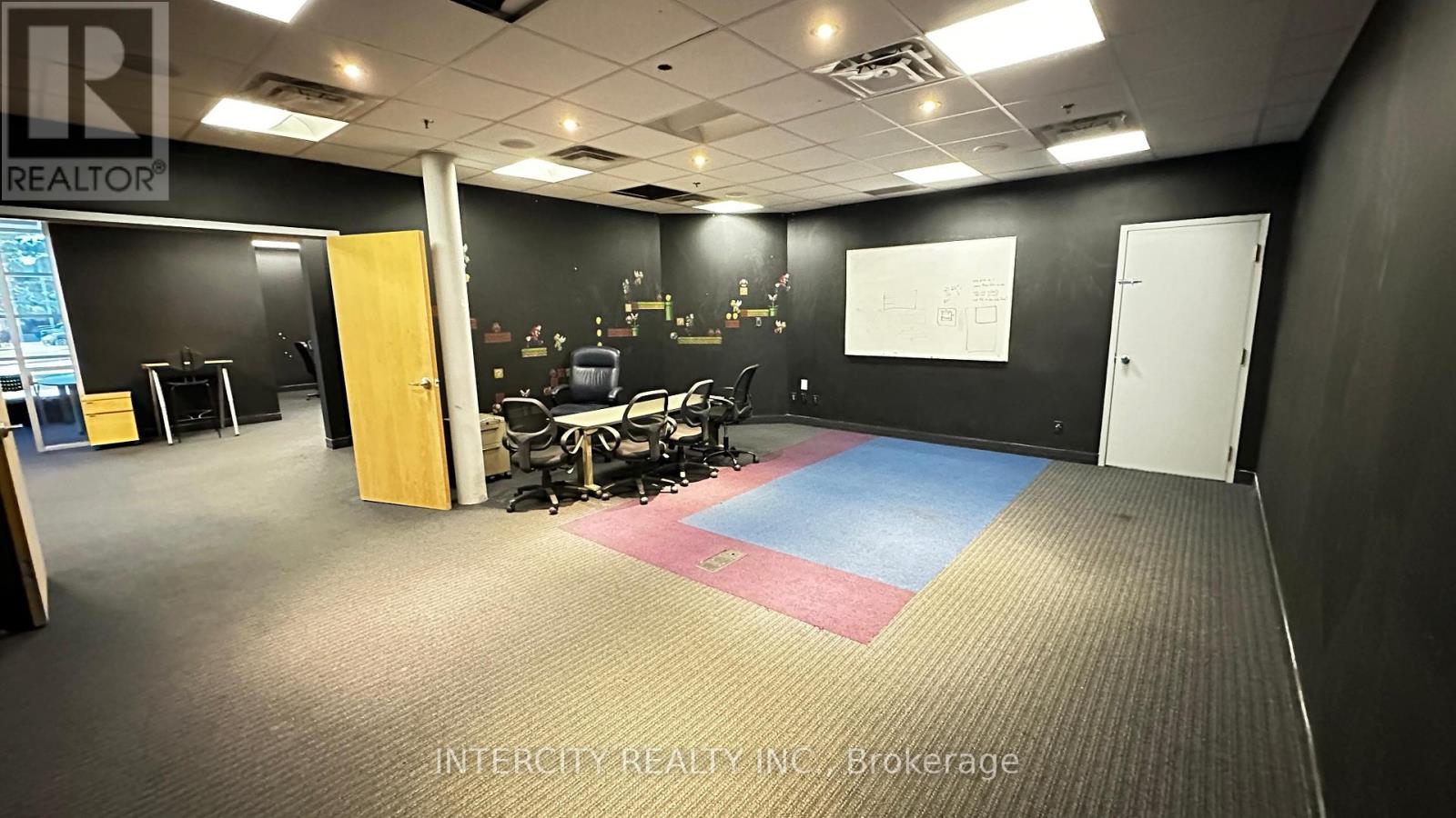 B - 99 Sante Drive, Vaughan, Ontario L4K 3C4 - Photo 9 - N12433101