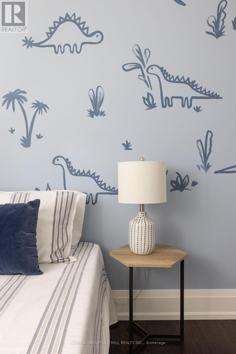 69 Peterborough Avenue, Toronto, Ontario  M6H 2L2 - Photo 38 - W12463083