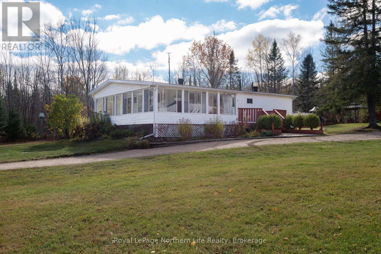 630 Murphy's Road, Mattawan, Ontario  P0H 1V0 - Photo 2 - X12508912