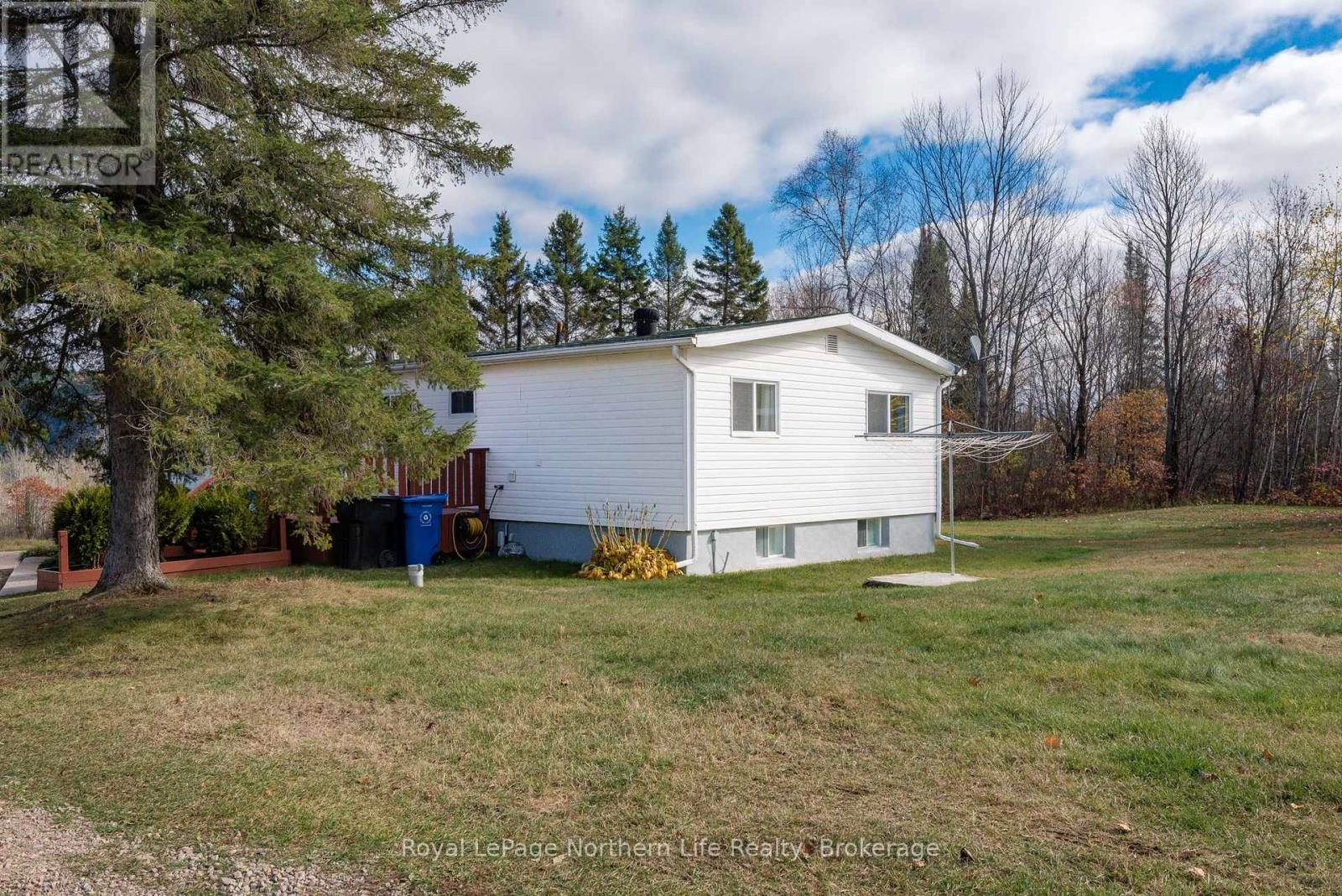 630 Murphy's Road, Mattawan, Ontario  P0H 1V0 - Photo 4 - X12508912