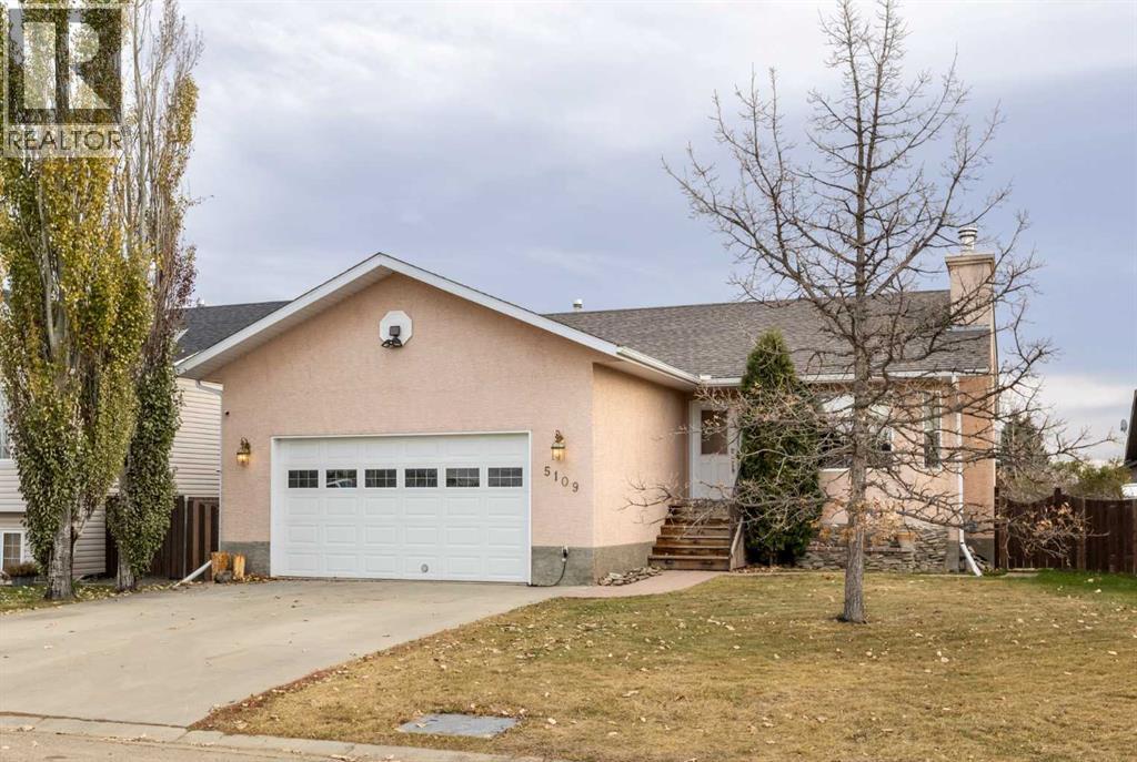 5109 45 Street, Rimbey, Alberta  T0C 2J0 - Photo 2 - A2267135