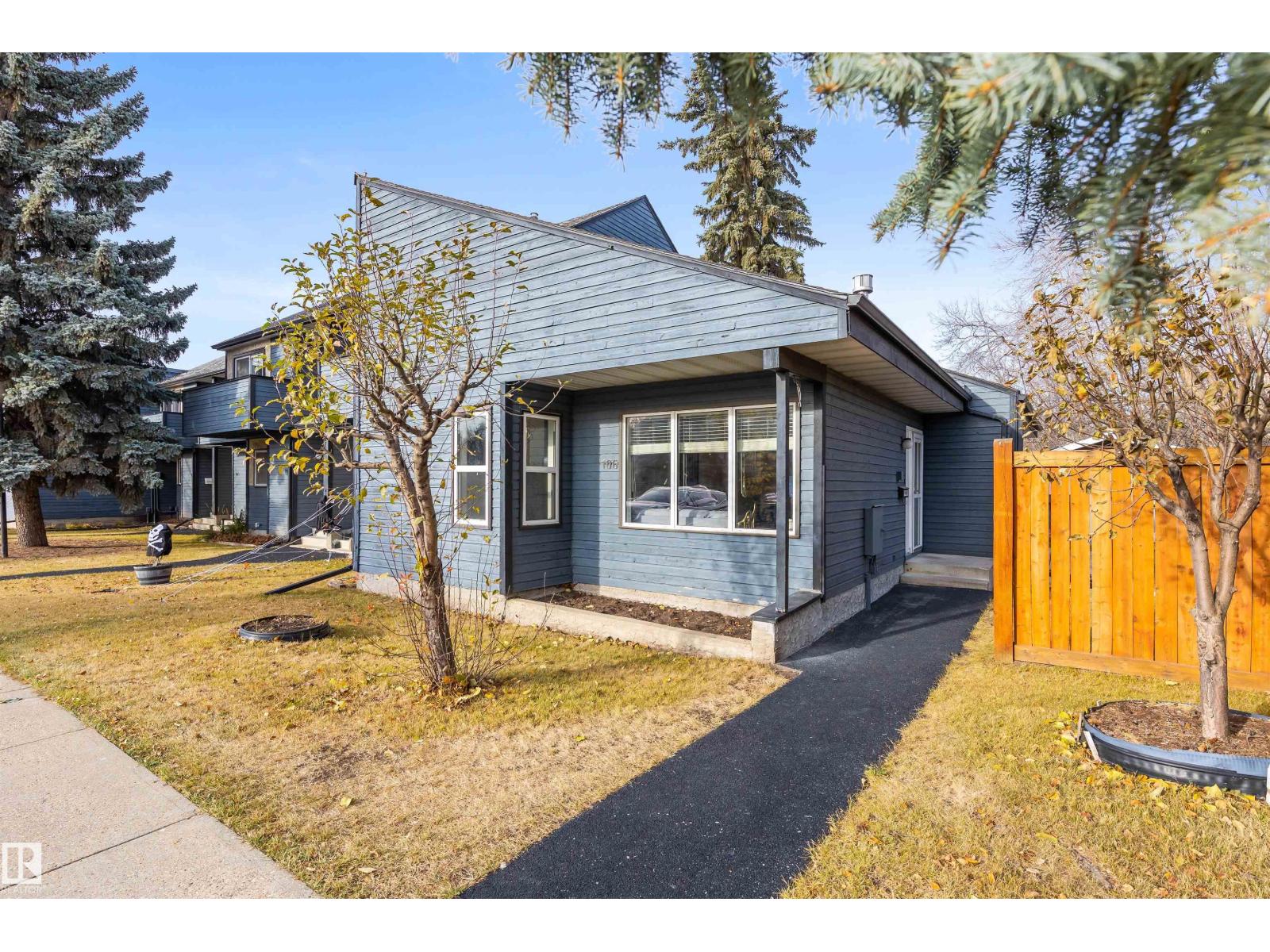 #106 81 GARDEN RD, St. Albert, Alberta