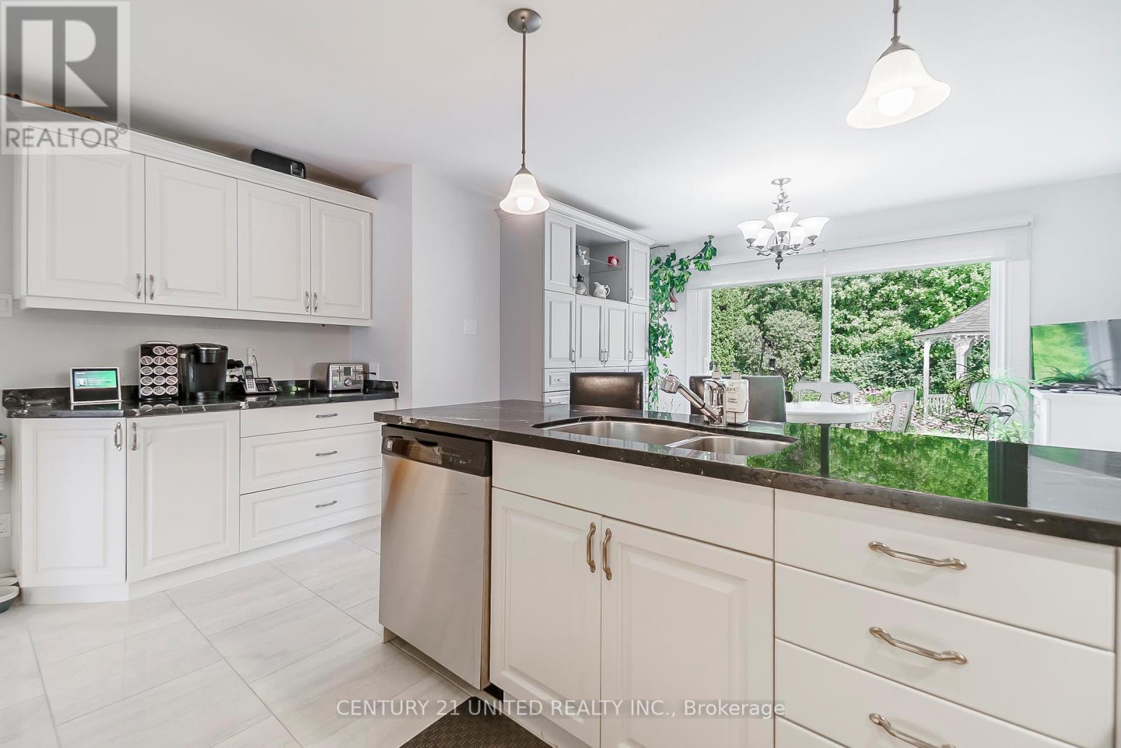 1656 Champlain Drive, Peterborough, Ontario K9L 1N6 - Photo 14 - X12508740