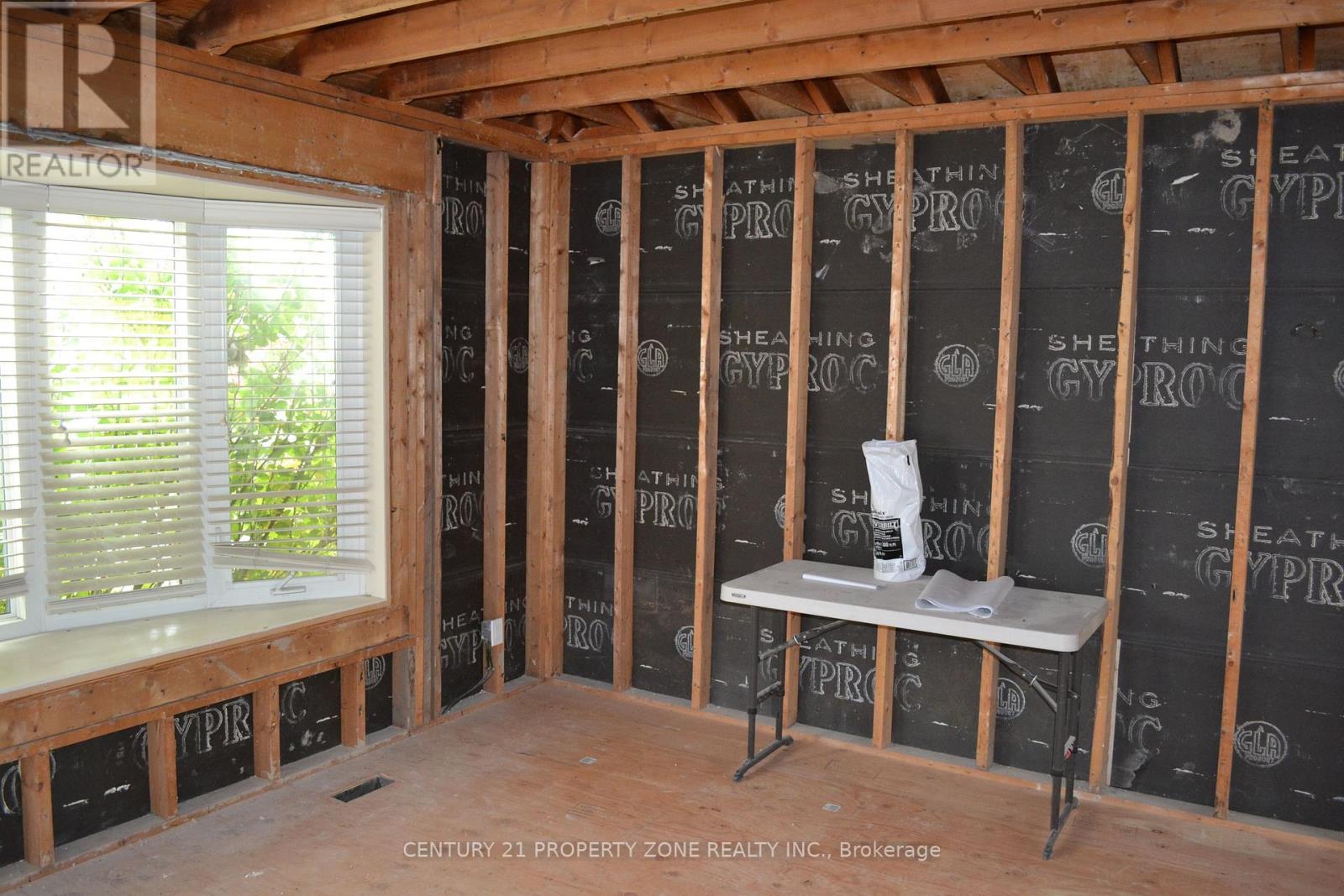 2123 Sunnydale Drive, Burlington, Ontario  L7P 1E8 - Photo 5 - W12508522