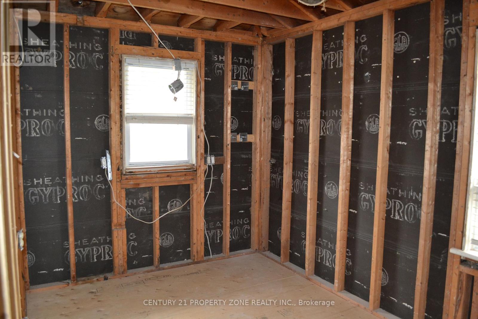 2123 Sunnydale Drive, Burlington, Ontario  L7P 1E8 - Photo 6 - W12508522