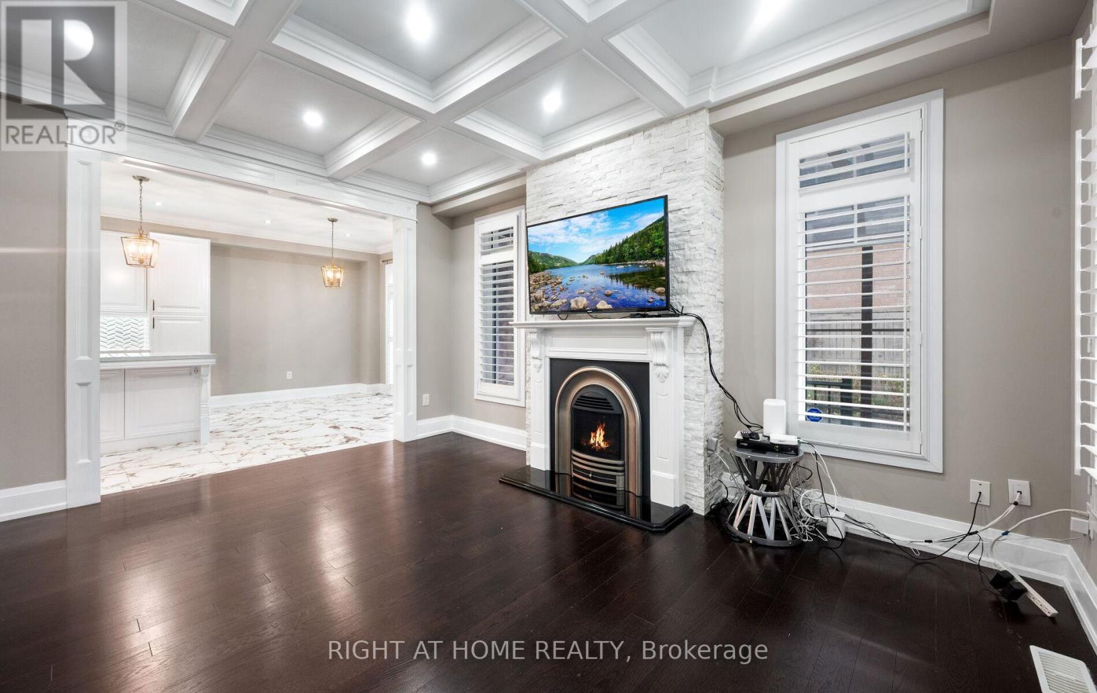 404 Queen Mary Drive, Brampton, Ontario  L7A 4K4 - Photo 10 - W12508524