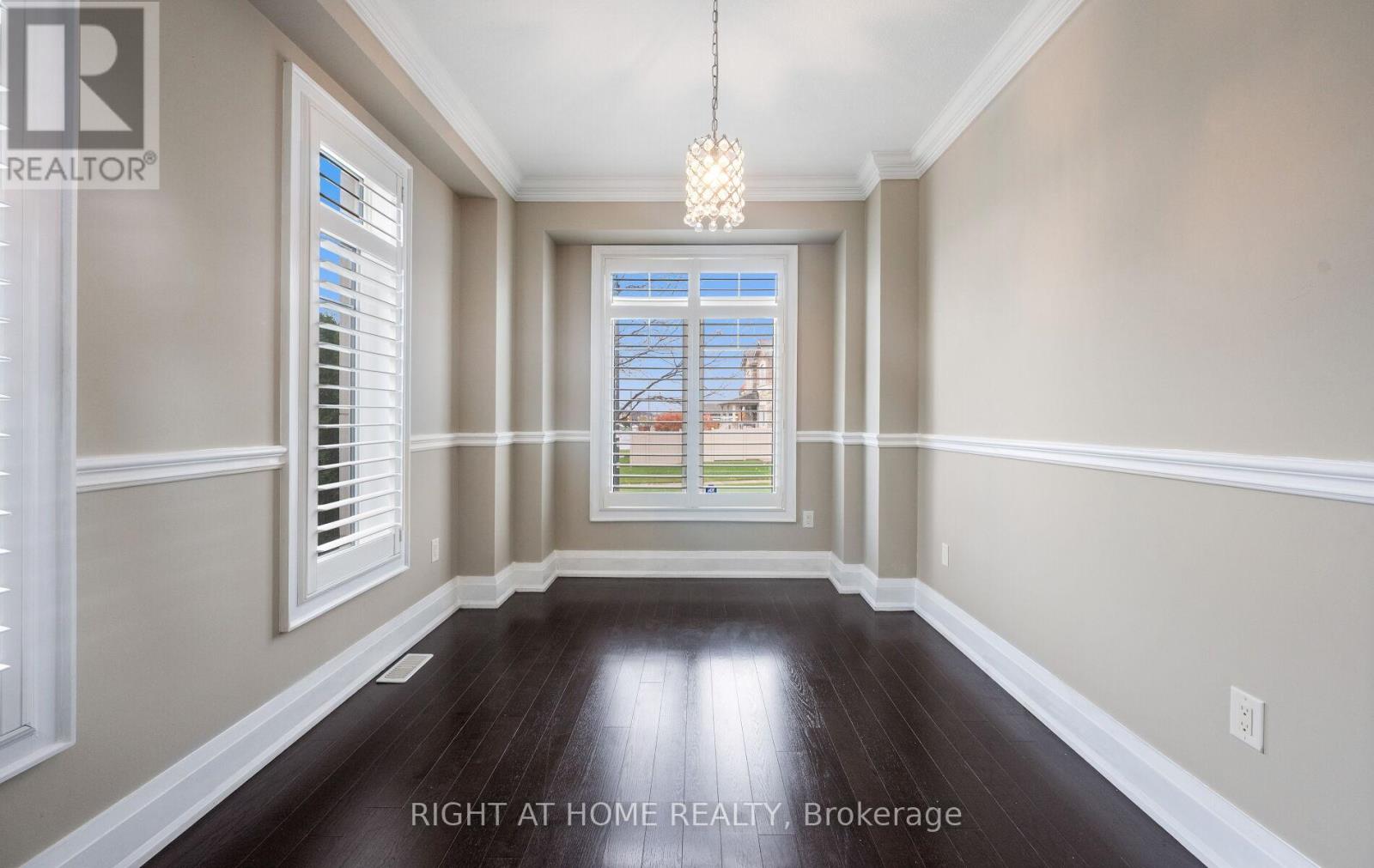 404 Queen Mary Drive, Brampton, Ontario  L7A 4K4 - Photo 13 - W12508524