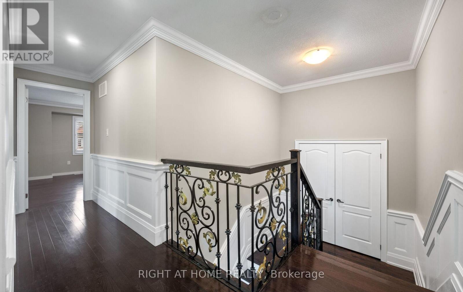 404 Queen Mary Drive, Brampton, Ontario  L7A 4K4 - Photo 17 - W12508524