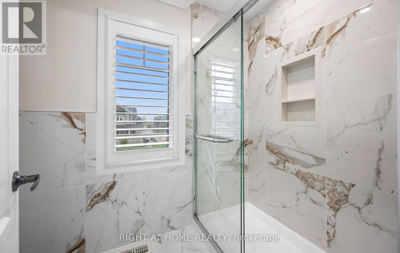 404 Queen Mary Drive, Brampton, Ontario  L7A 4K4 - Photo 28 - W12508524