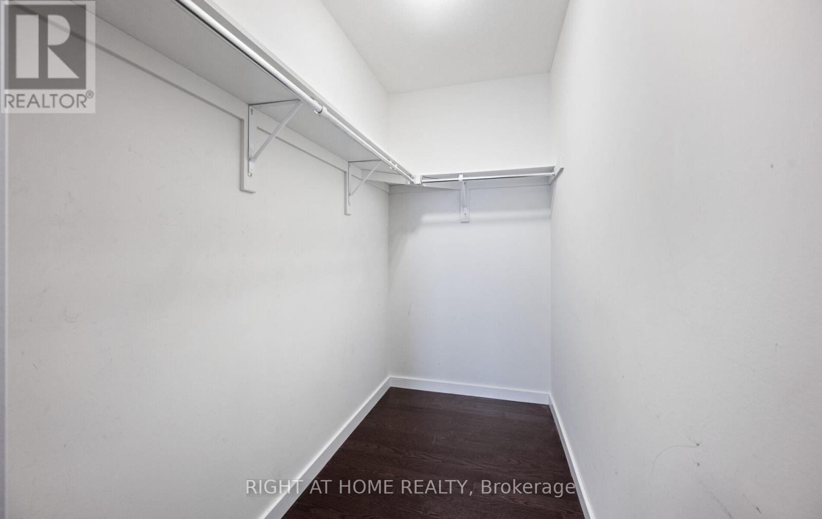 404 Queen Mary Drive, Brampton, Ontario  L7A 4K4 - Photo 32 - W12508524