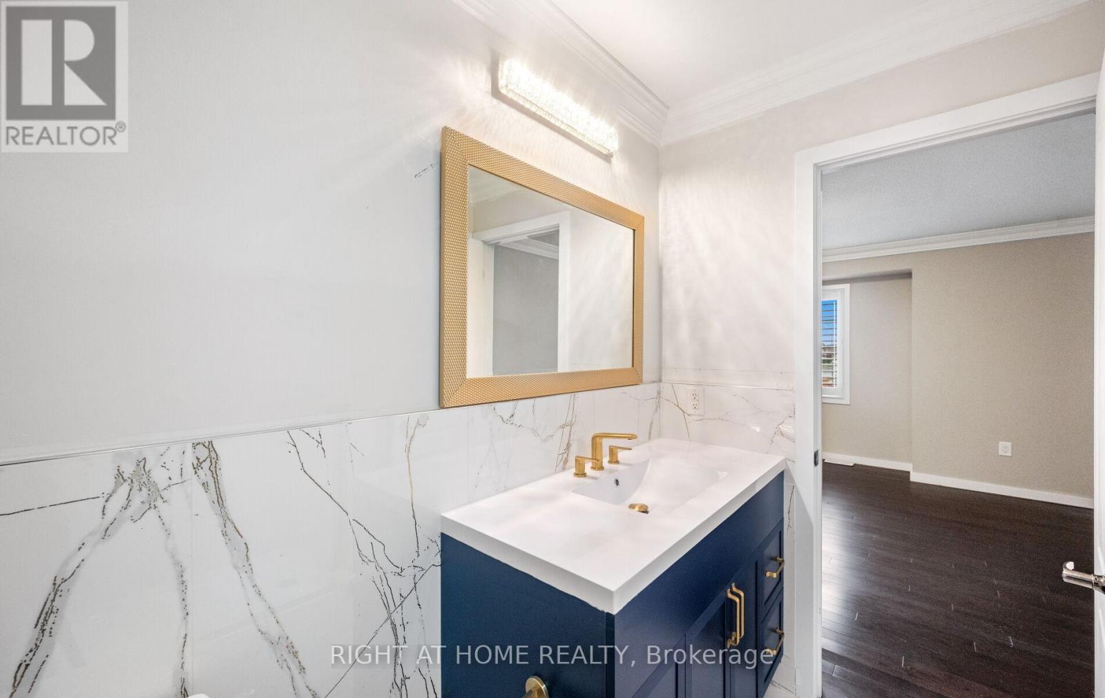 404 Queen Mary Drive, Brampton, Ontario  L7A 4K4 - Photo 34 - W12508524