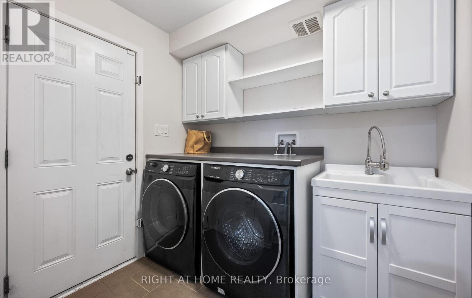 404 Queen Mary Drive, Brampton, Ontario  L7A 4K4 - Photo 36 - W12508524