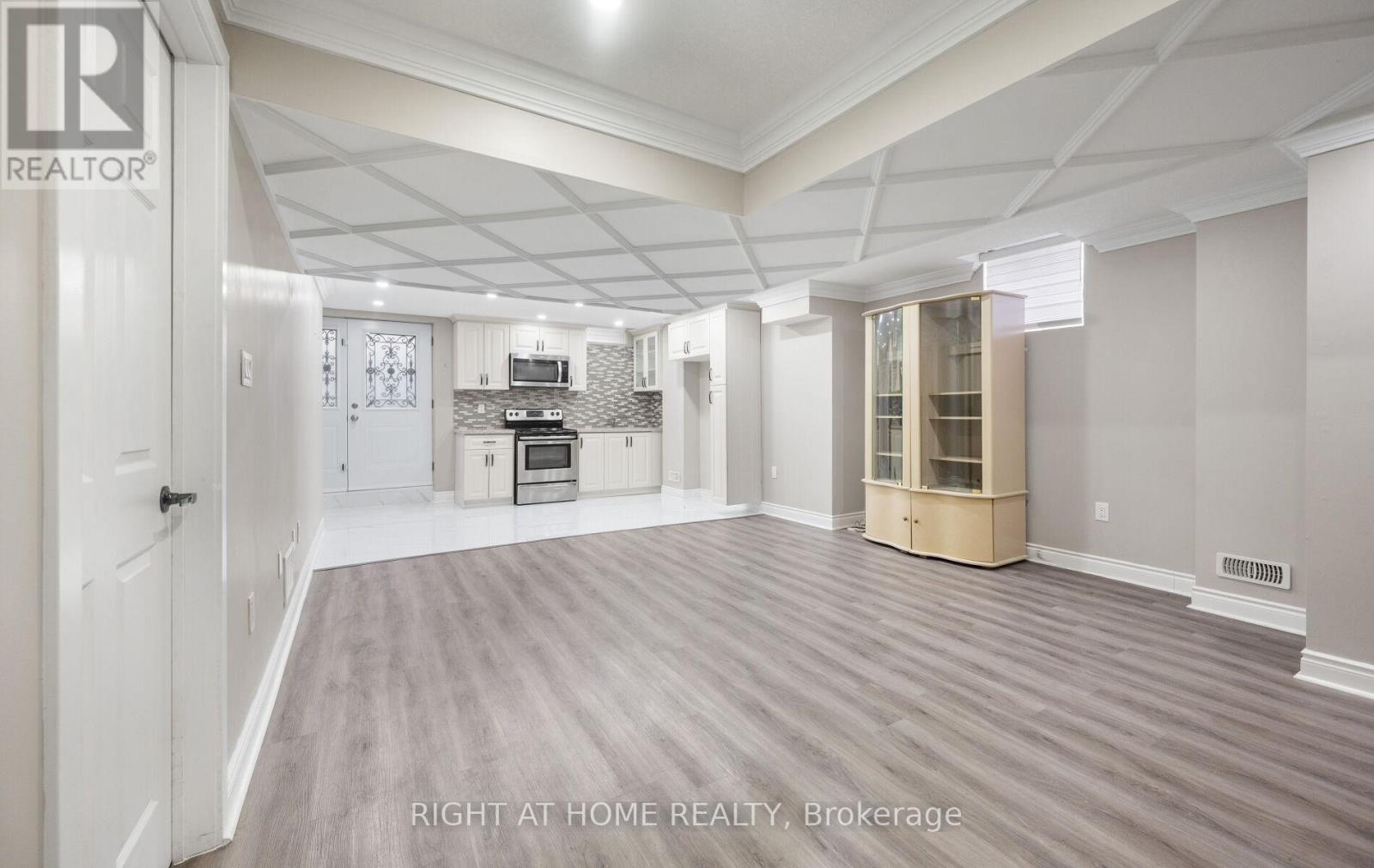 404 Queen Mary Drive, Brampton, Ontario  L7A 4K4 - Photo 38 - W12508524