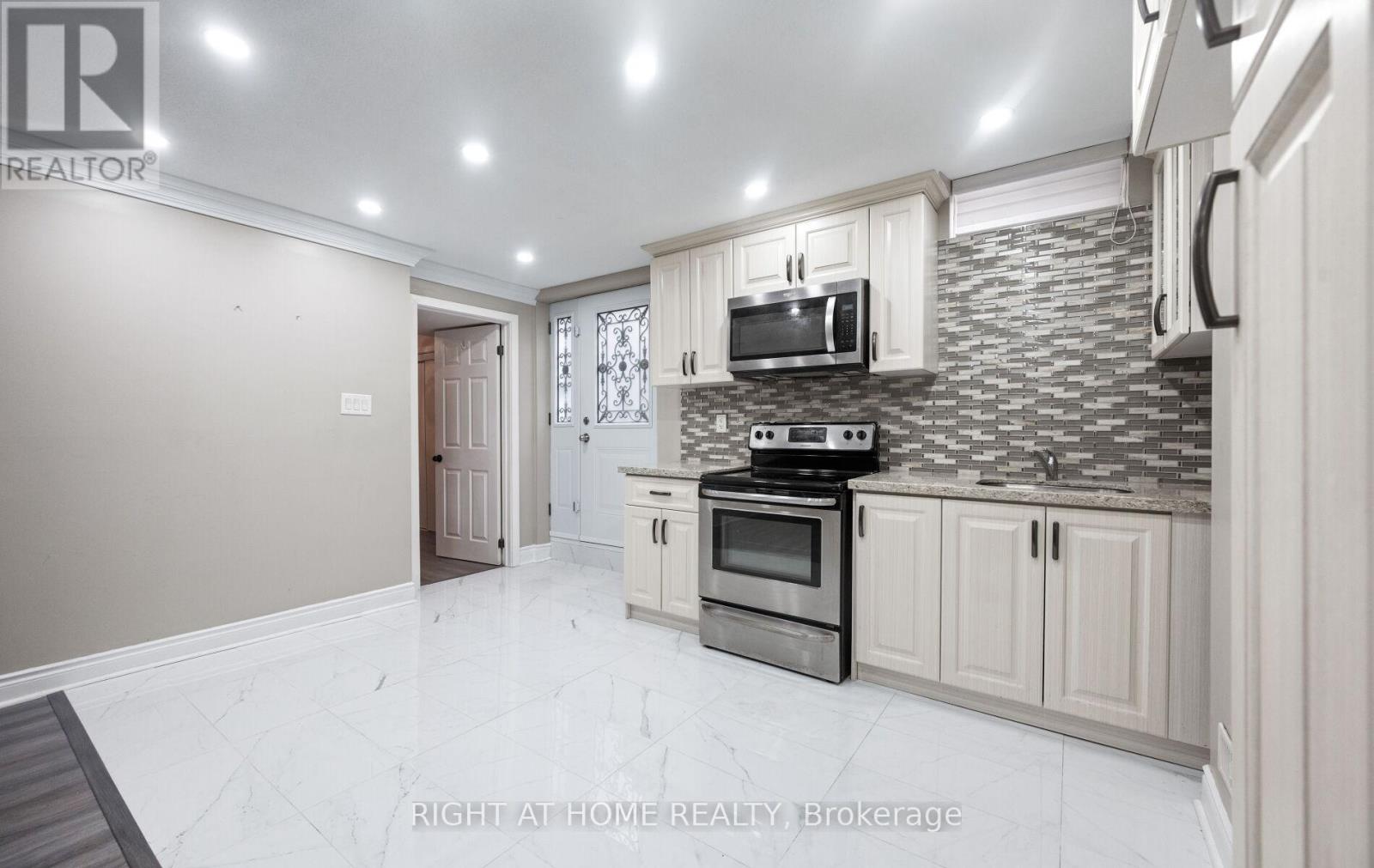 404 Queen Mary Drive, Brampton, Ontario  L7A 4K4 - Photo 40 - W12508524