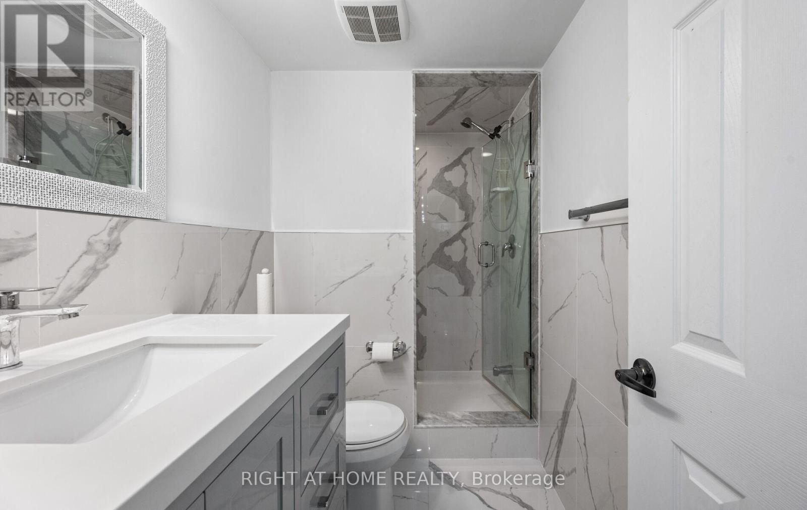 404 Queen Mary Drive, Brampton, Ontario  L7A 4K4 - Photo 44 - W12508524