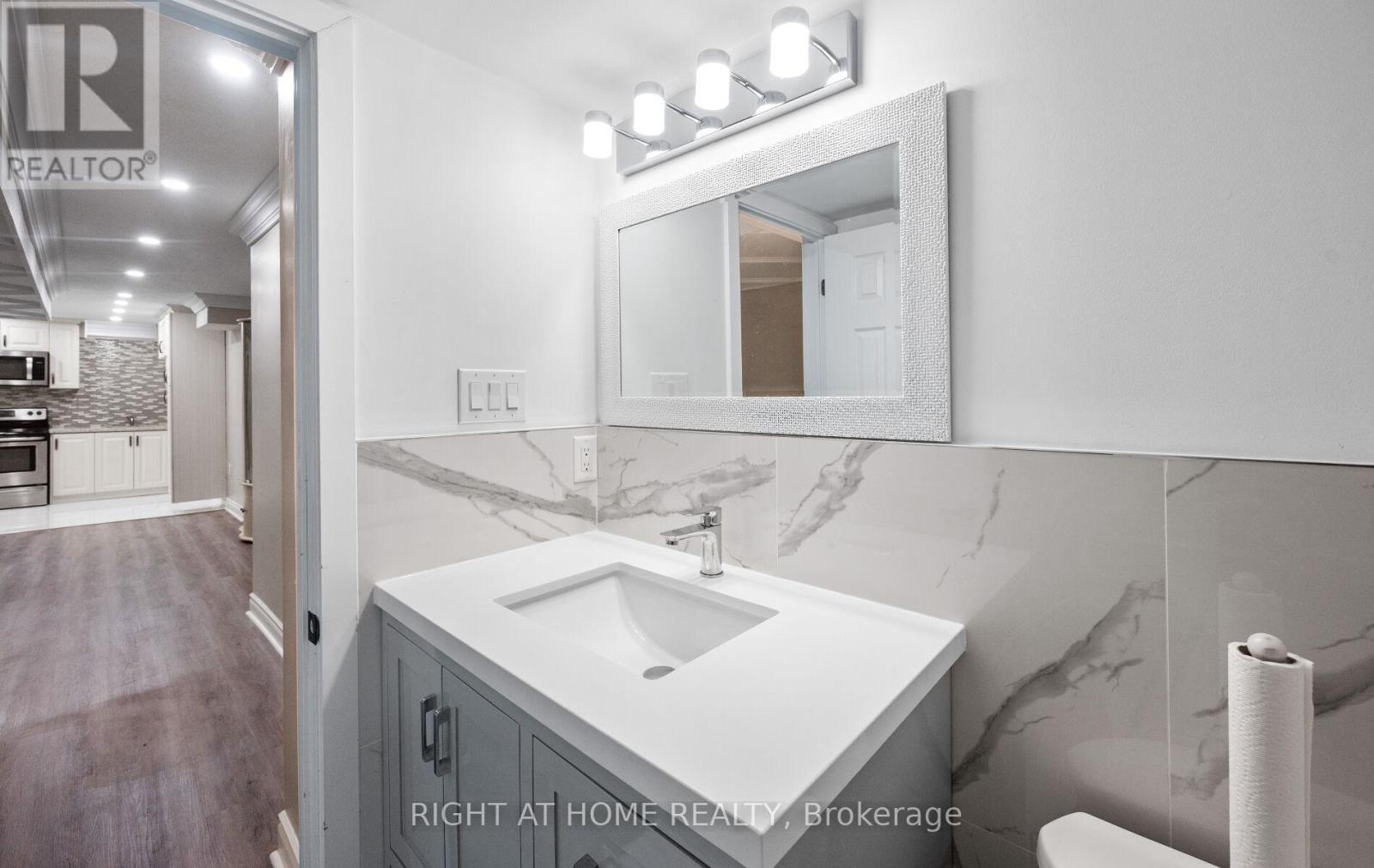 404 Queen Mary Drive, Brampton, Ontario  L7A 4K4 - Photo 45 - W12508524