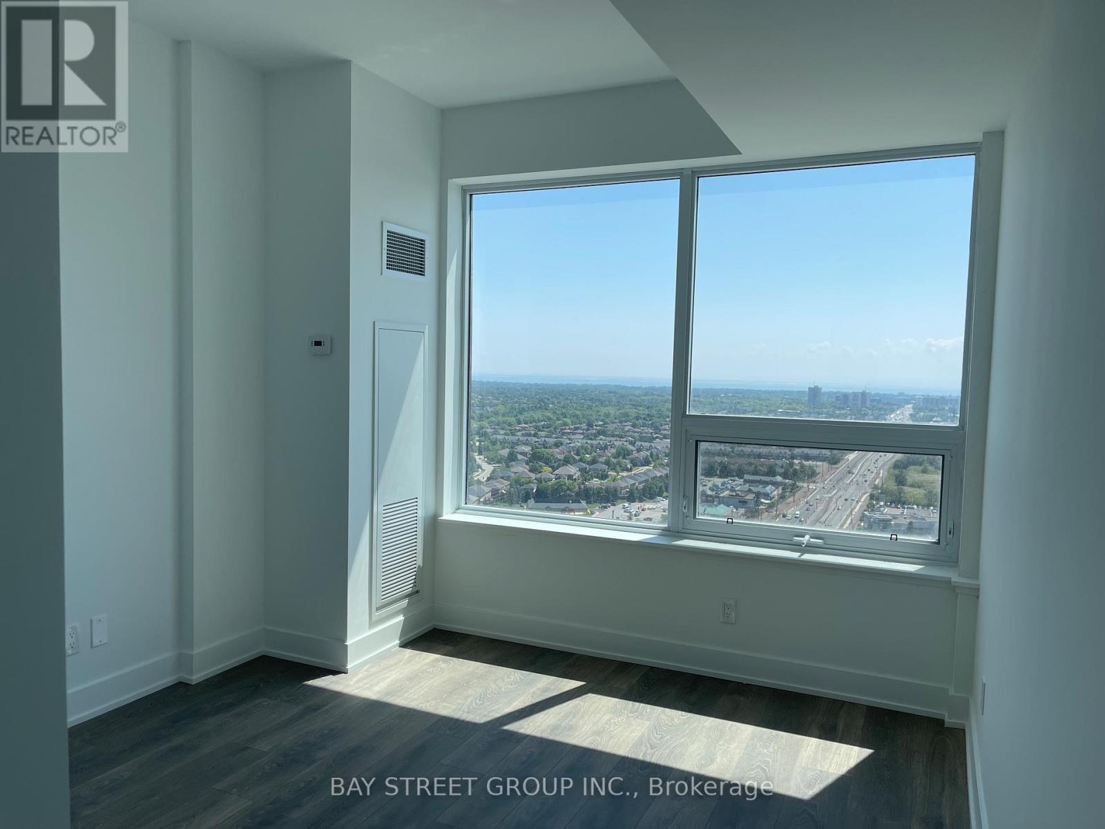 2310 - 297 Oak Walk Drive, Oakville, Ontario  L6H 6Z3 - Photo 3 - W12508534