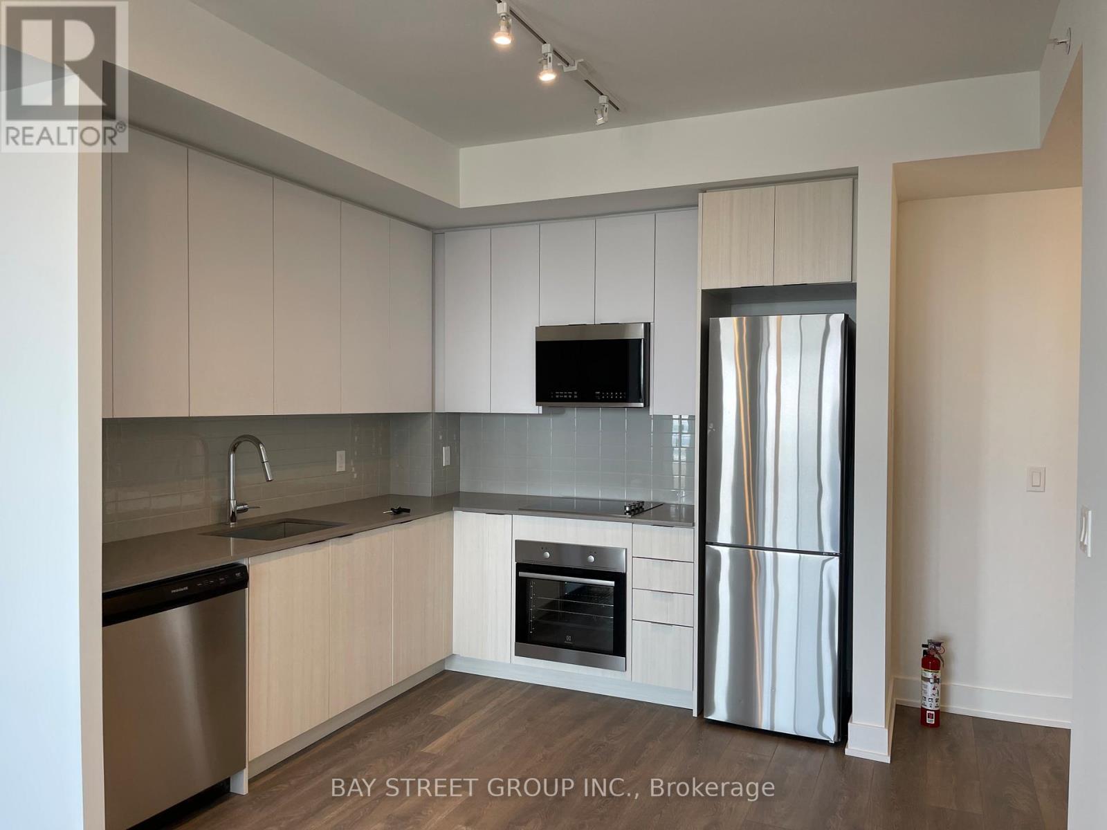 2310 - 297 Oak Walk Drive, Oakville, Ontario  L6H 6Z3 - Photo 7 - W12508534