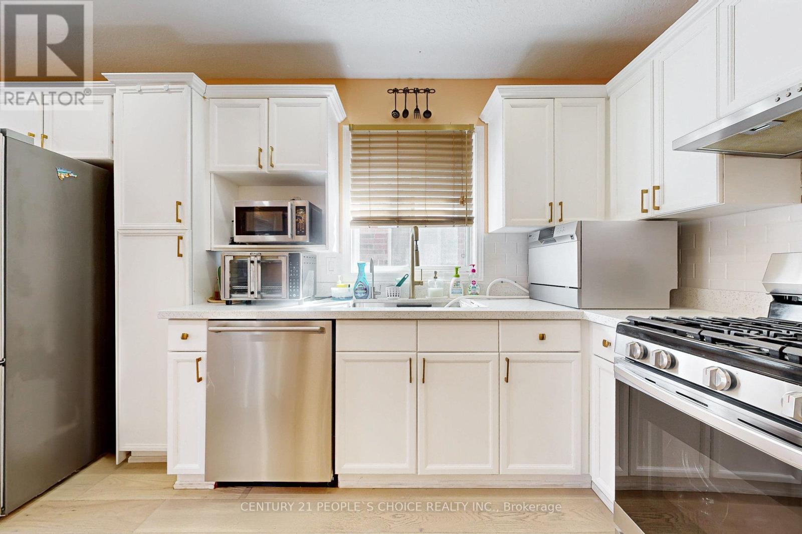 19 Mckitrick Drive, Orangeville, Ontario  L9W 5C2 - Photo 11 - W12508536