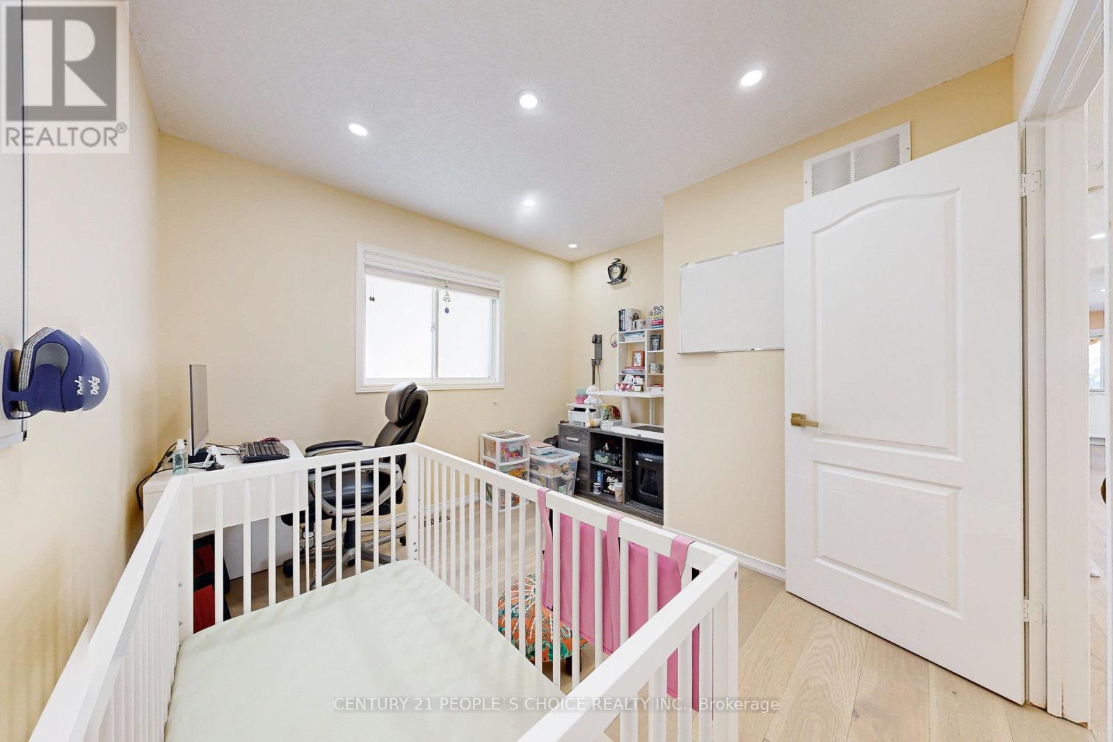 19 Mckitrick Drive, Orangeville, Ontario  L9W 5C2 - Photo 24 - W12508536