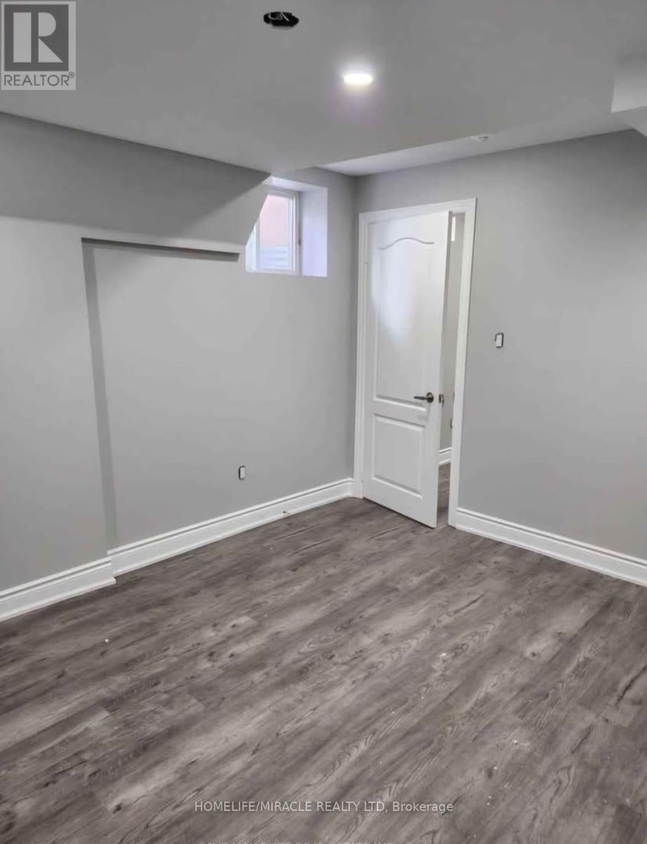 30 Dolly Varden Drive E, Brampton, Ontario  L6R 3L3 - Photo 6 - W12508550